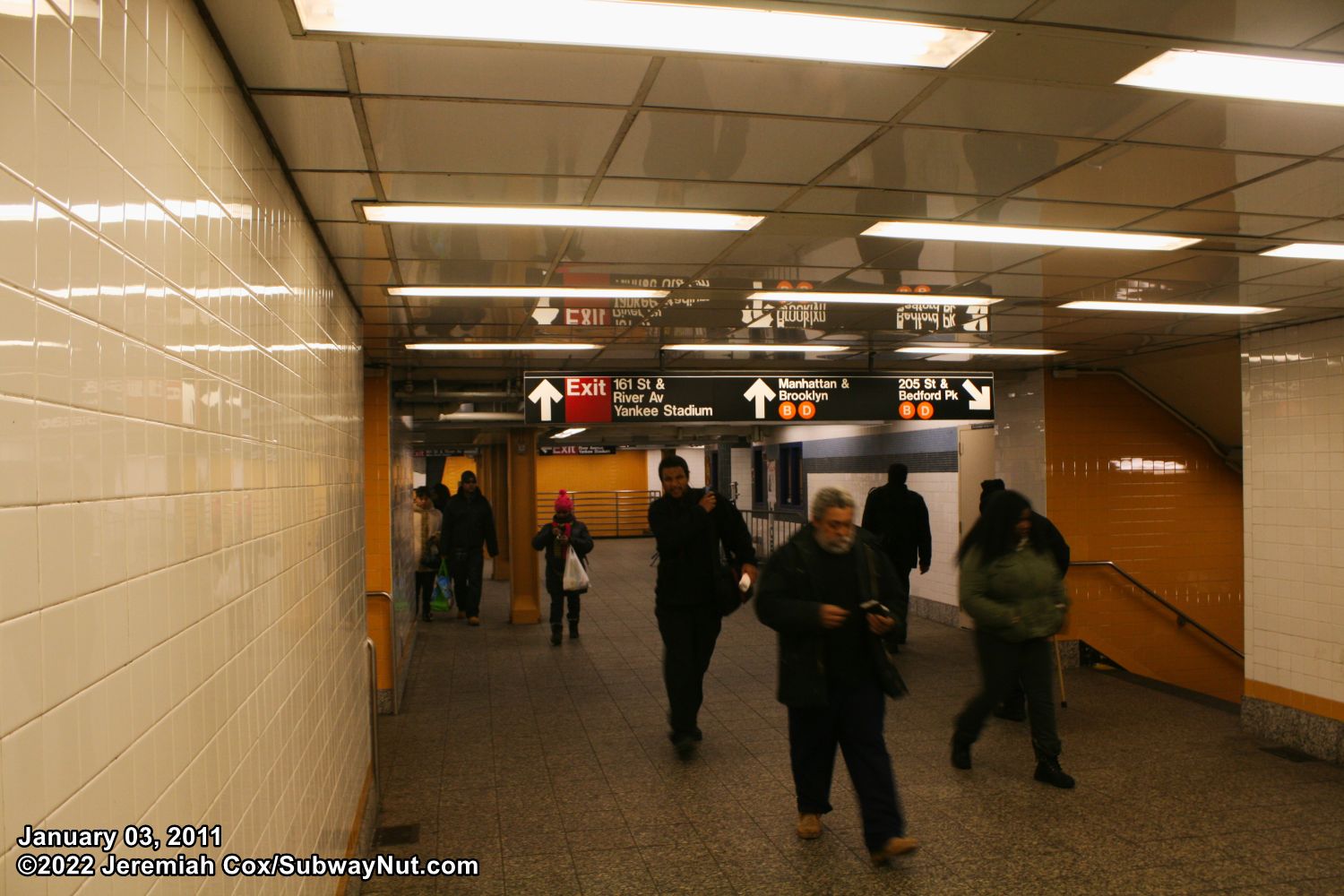 MTA New York City Subway: R68/A & R142 (B) (D) (4) Trains @ 161st Street-Yankee  Stadium 